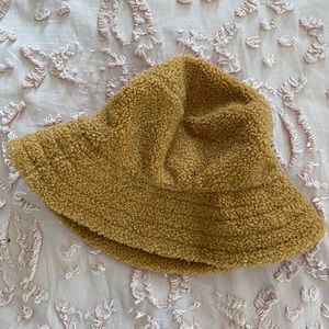 Sherpa bucket hat